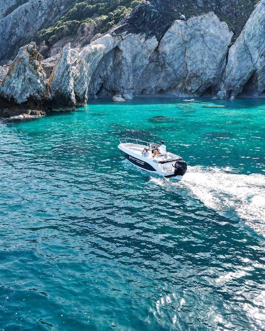 Location de bateau Eden Deck de 21 pieds à Skiathos, Grèce