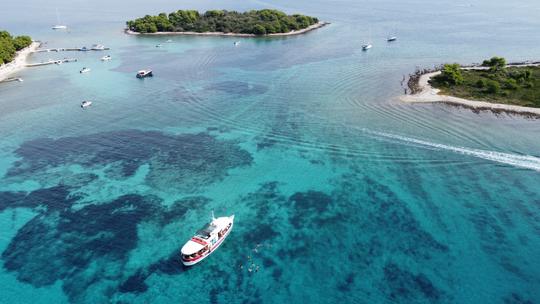 Excursiones privadas en barco a Sutivan y al naufragio Kontesa 