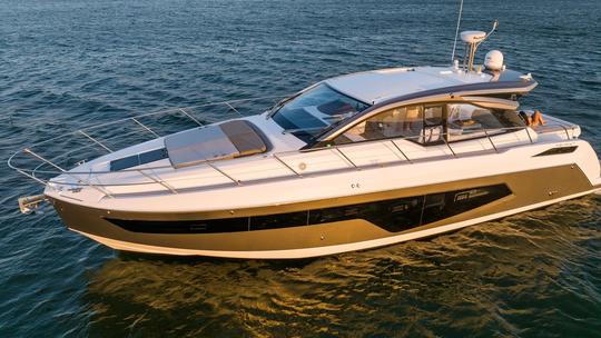 51' 2022 Azimut Atlantis + 2 Seabobs Yacht Charter in East Hampton, New York