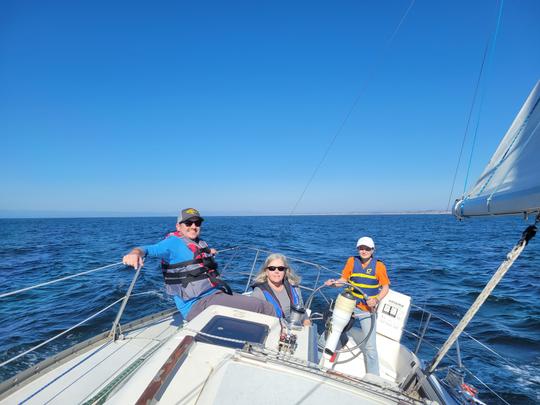 30ft Sailboat Rental in Monterey