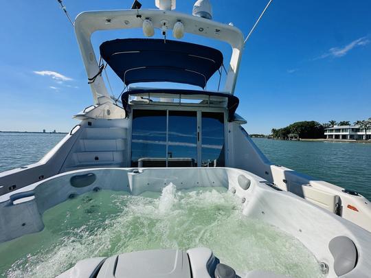 🚨 ¡El jacuzzi está incluido! 😍 ¡Yate Sea Ray 48! ¡En verano, ven a disfrutar con nosotros!