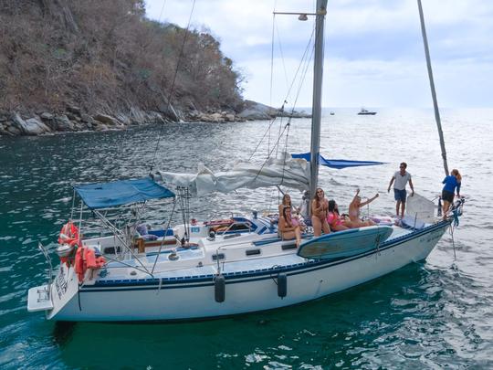 Beautiful sailboat hunter 40ft adventure sea breezes in Puerto Vallarta