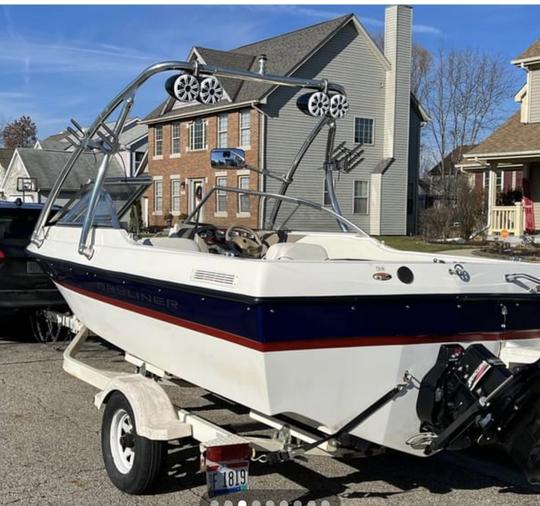 Bateau Bayliner à proue ouverte de 19 pieds disponible sur le lac Buckeye