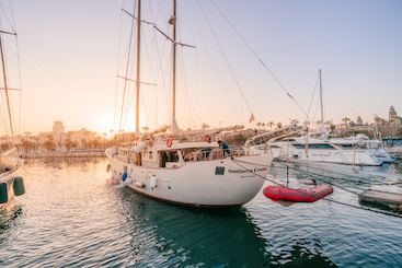 2-Hour Chill Out Mediterranean Sailing with Drinks onboard the 110ft Ketch 