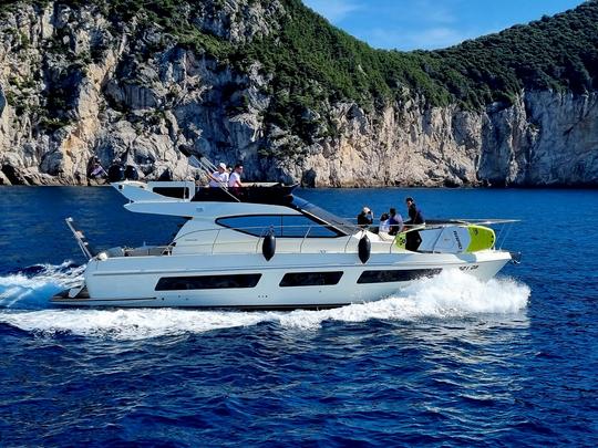 Navega con estilo: Ferretti Fly 43 para tu aventura en el sur de Croacia