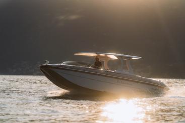 Tour privado en barco por el lago de Como con capitán 