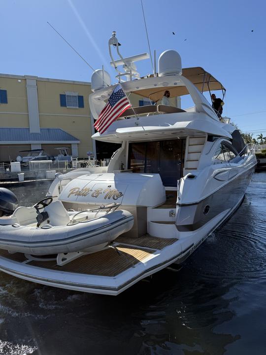 Yate de lujo Sunseeker Manhattan Flybridge de 71 pies