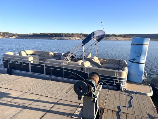 The hottest Pontoon on Lake Travis for 14 guests!