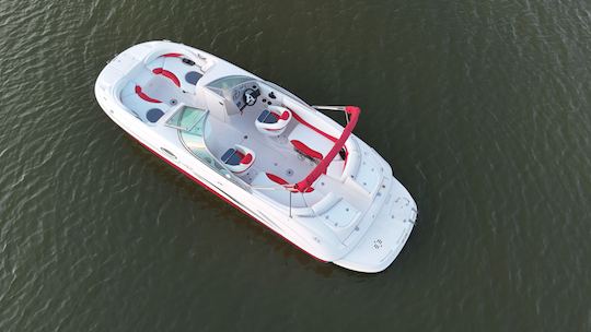 Spacious Deck Boat for up to 10 passenger in Lake Conroe, TX