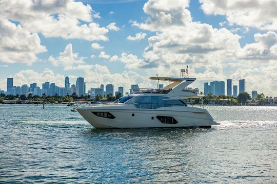 52 Absolute Flybridge in Miami