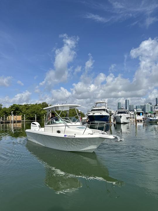 Profitez de Miami à bord de notre Proline 24 pieds