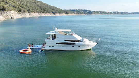 50ft Carver Dual Hardtop Motor Yacht in Volente, Texas - All Inclusive