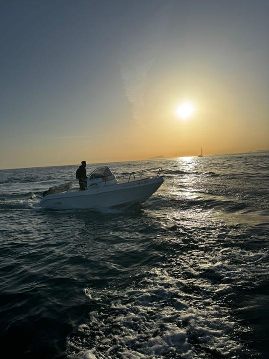 Barco Salento marine Sundek 19s em Sorrento, Campânia