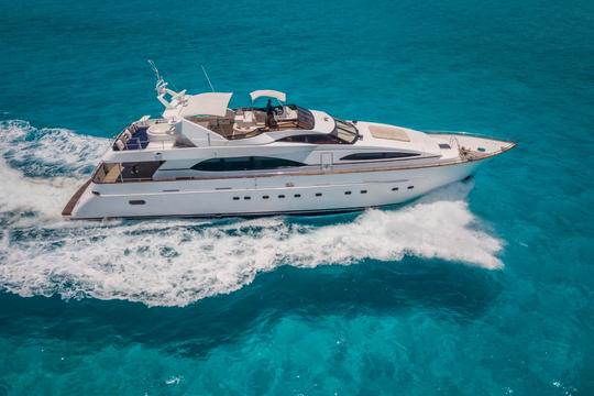 101 Azimut Mega Yacht for Tulum - Cancún with land pickup service