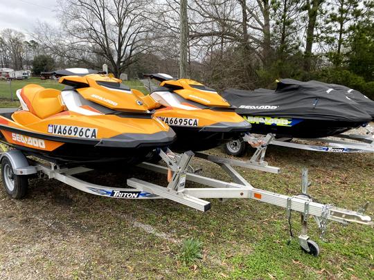 2 Jet skis Seadoo GTI 130 para desfrutar em qualquer lago da Carolina do Norte