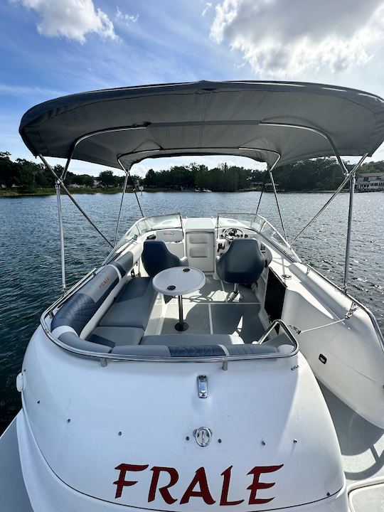 ¡El barco 259 Splendor Platinum Cuddy Boat en los lagos de Orlando!