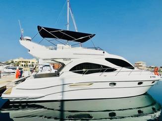 New Majesty 50ft Dubai Marina capacity 13 guest