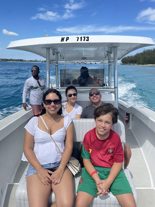 Four Islands Private Excursion on 29ft Seabird: Unlimited Bahama Mama