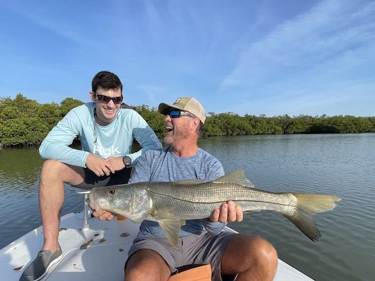 Charter de pesca en los remansos de Nápoles, 4 horas y medio día