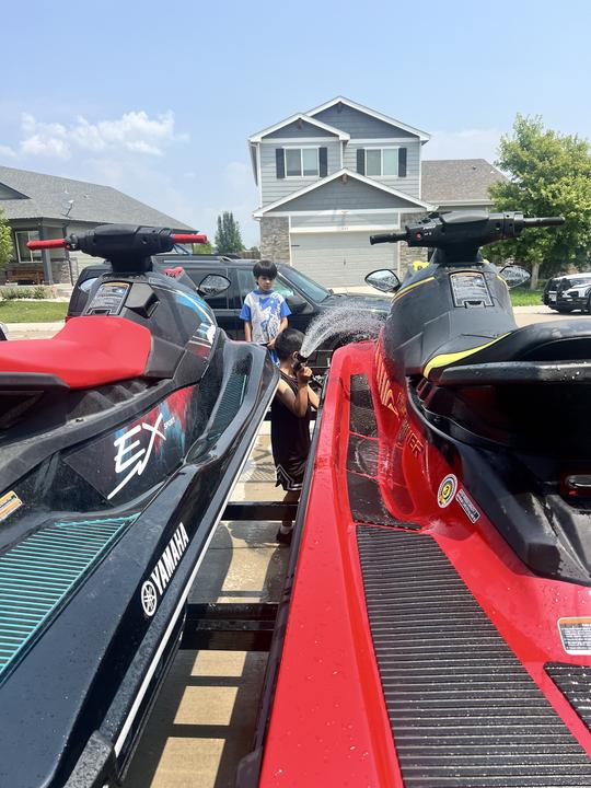 Fun In The Sun - Enjoy 2 NEW 2024 Yamaha Waverunner Jetskis