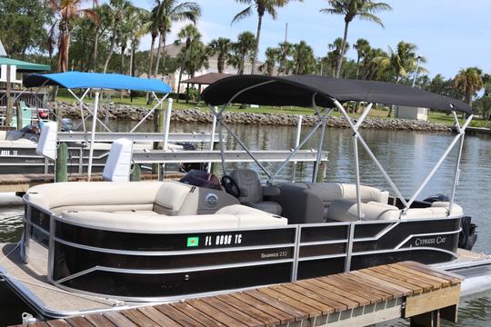 Bateau ponton de 23 pieds à Vero Beach