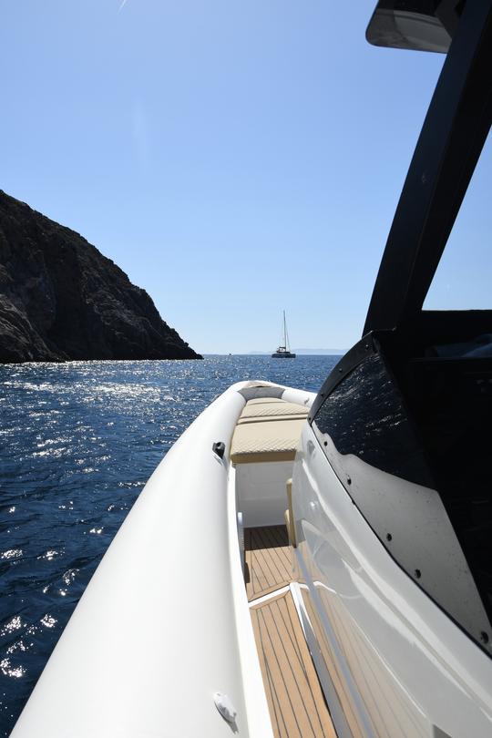 Alquiler de Zen 40 Sport RIB en Naousa, Grecia