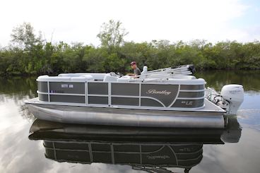 Spacious and clean 20 ft newer pontoon boat