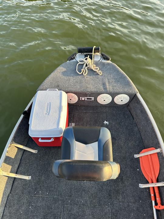 Barco Jon de 16 pés com 18 HP