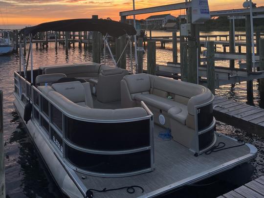 Cozy Bentley Pontoon For Crab Island! Ask For Free Floaties!