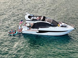 ⭐ FREE HOUR ⭐ LUXURY 3-Story Yacht including JET SKI ready for your adventure