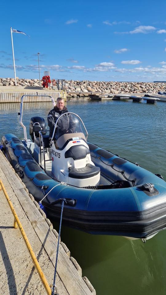 Valiant DR-620 Motorboat in Tallinn Bay, Estonia