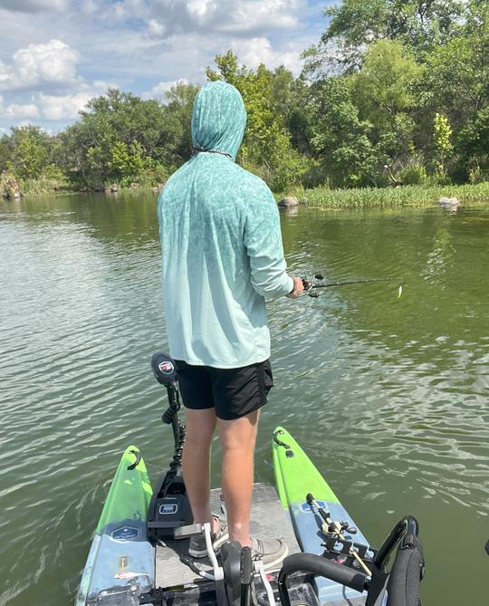 As melhores viagens diurnas ou noturnas de caiaque para pesca e lazer