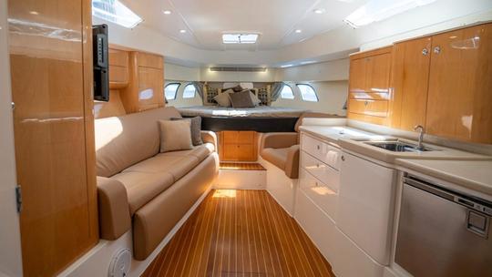 Iate esportivo “Sanctuary” Intrepid 430 em Harrison Twp, MI