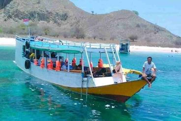 Sunset Cruise and Day Tour in Labuan Bajo