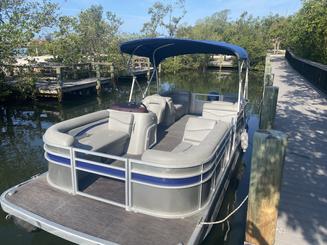 2021 Bennington 22ft Pontoon in Sieta Key