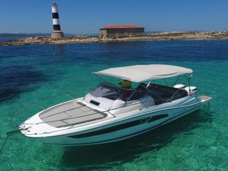 Location de yacht à moteur Cap Camarat 9.0 WA Thymar à Eivissa, Îles Baléares