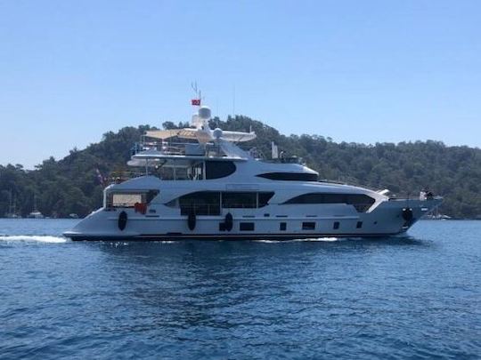 Bienvenido a Ultraluxury Superyacht Benetti 108ft Supreme