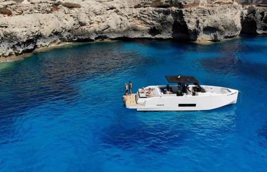 De Antonio D42 Totsuma Motor Yacht Rental in Eivissa, Illes Balears