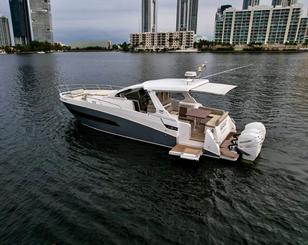 42ft Luxury Azimut Verve - 13 people (North Miami)