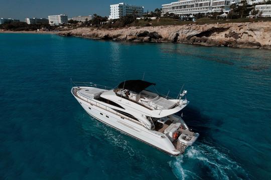 Iate a motor de luxo PRINCESS 61 em Ayia- Napa e Blue Lagoon