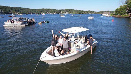 Fun & Spacious 23ft Nautic Star in NY/NJ