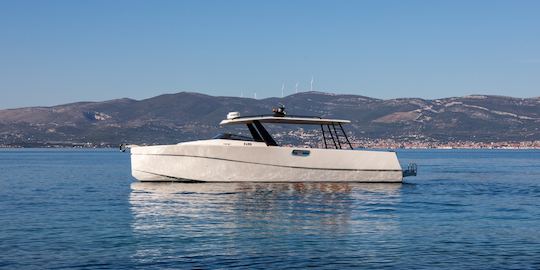 Private Speedboat tour for 12 in Split, Croatia