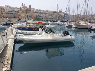 Skippered Nouva Jolly 700XL Rib Boat in Birgu