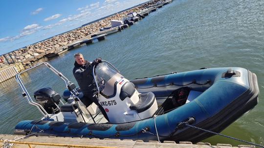 Valiant DR-620 Motorboat in Tallinn Bay, Estonia