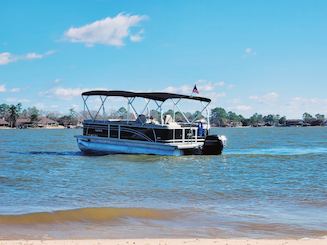 Harris Tritoon for 15 people available on Lake Conroe in Montgomery,