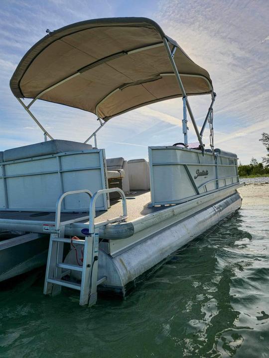 23ft Pontoon Boat with 115 Suzuki Hp engine in Nokomis