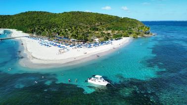 ISLA PICACOS Y PALOMINO. BARCO BLANCO GRADY DE 30 PIES