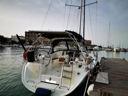 Daily Sailing Excursions Taranto on Beneteau Cyclades 393 Sailboat