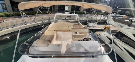 46 ft Yacht Rental in Dubai Marina – Perfect for Groups of Up to 12 Guests