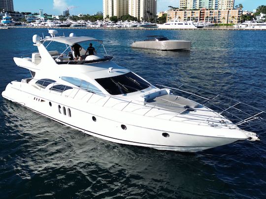 APROVEITE MIAMI NO NOVO AZIMUT DE 68 PÉS COM JACUZZI!